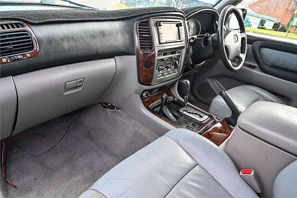 2002 Toyota Landcruiser GXL UZJ100R