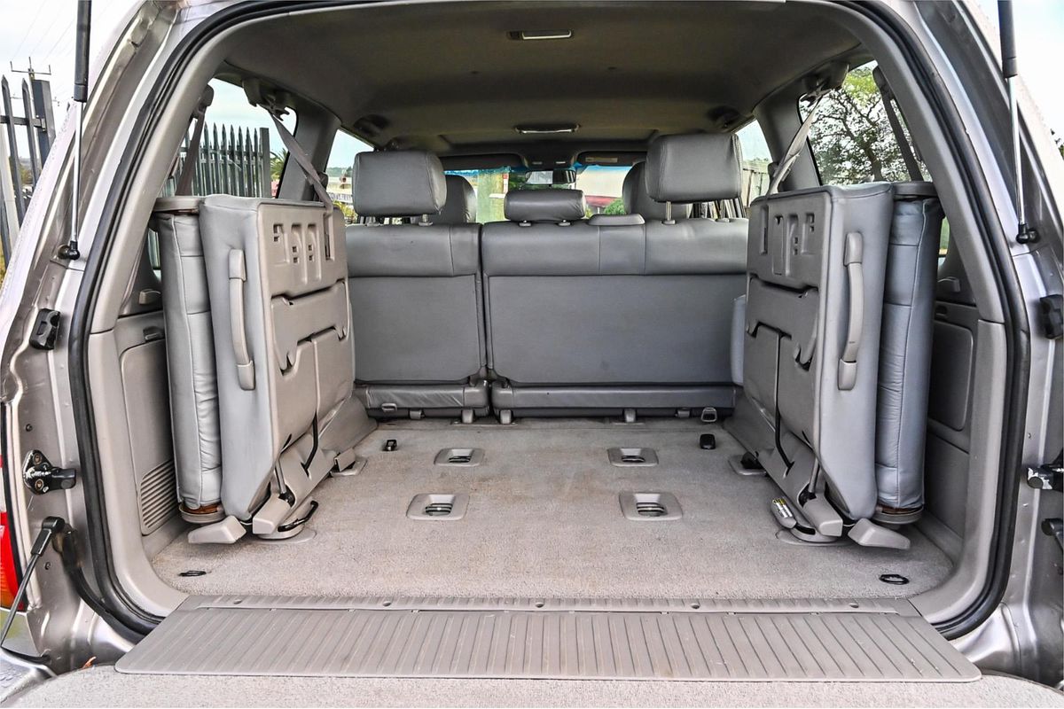 2002 Toyota Landcruiser GXL UZJ100R