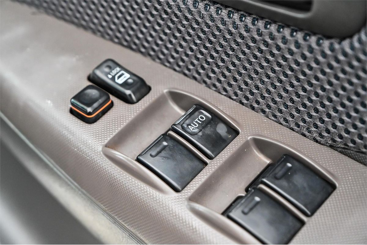 2012 Toyota Hilux SR KUN26R 4X4