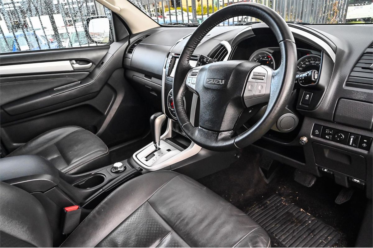 2017 Isuzu MU-X LS-T
