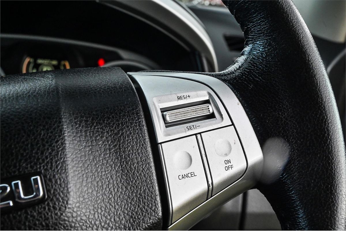 2017 Isuzu MU-X LS-T