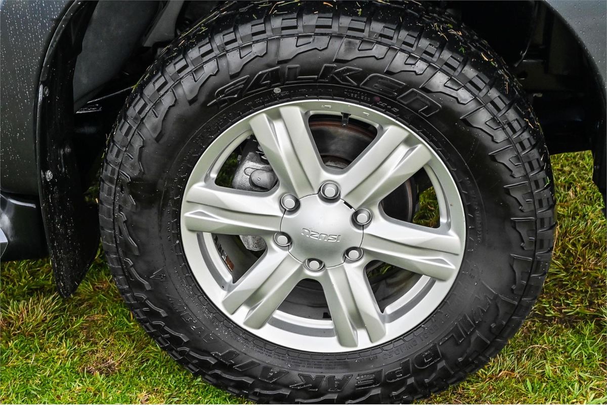 2017 Isuzu MU-X LS-T