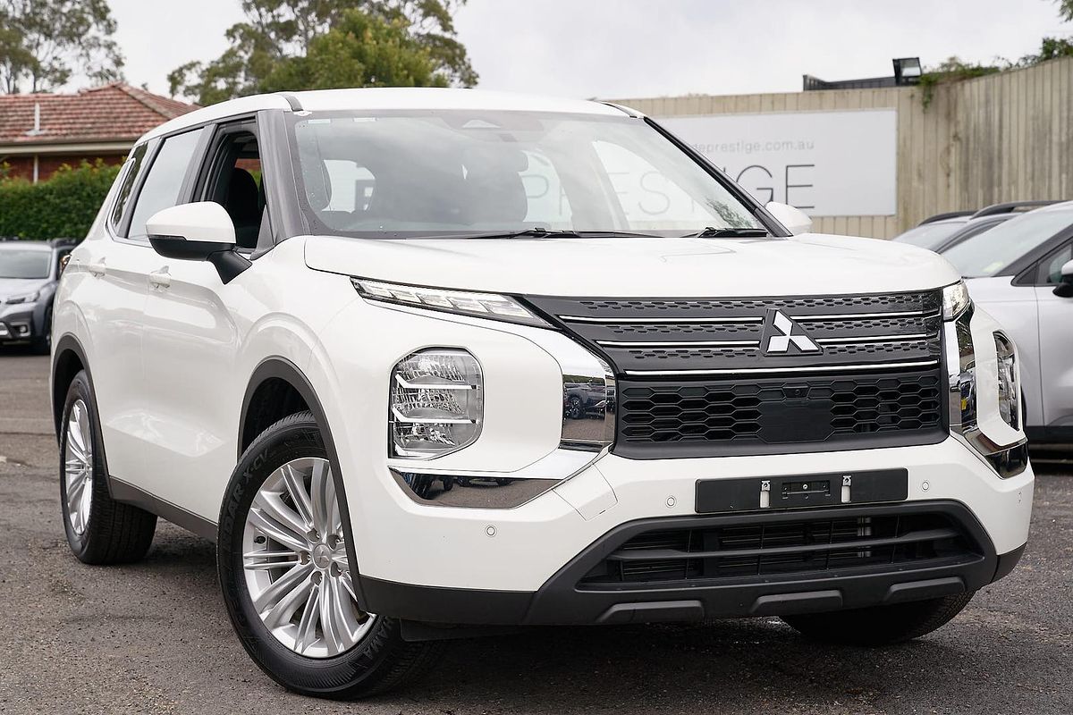 2024 Mitsubishi Outlander ES ZM