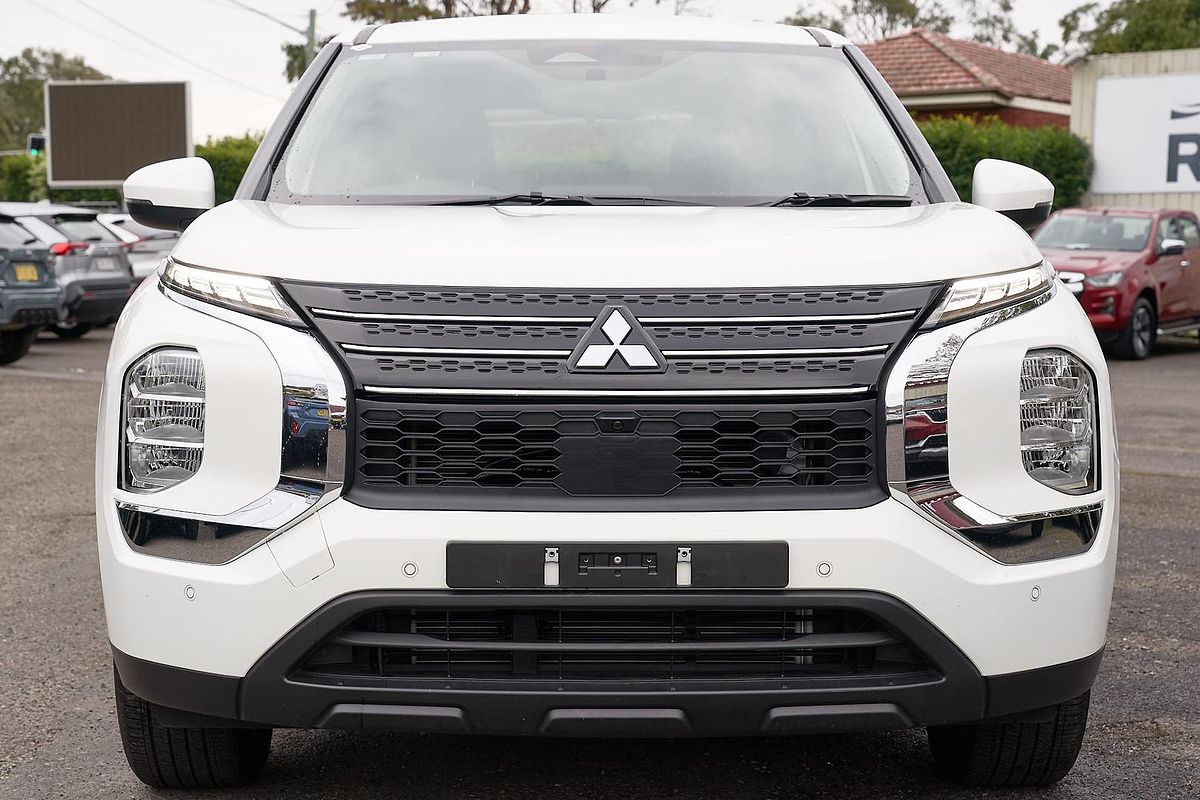 2024 Mitsubishi Outlander ES ZM