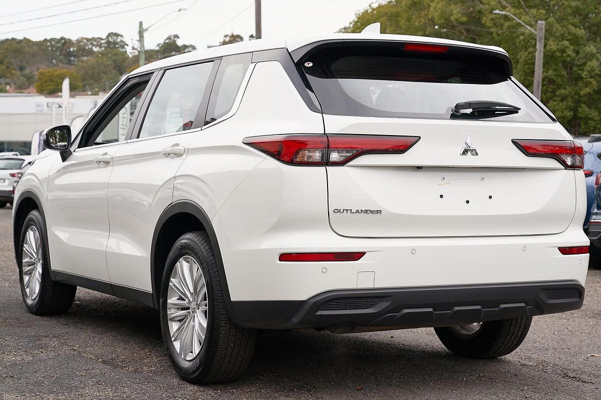 2024 Mitsubishi Outlander ES ZM