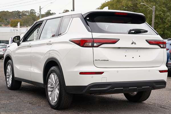 2024 Mitsubishi Outlander ES ZM