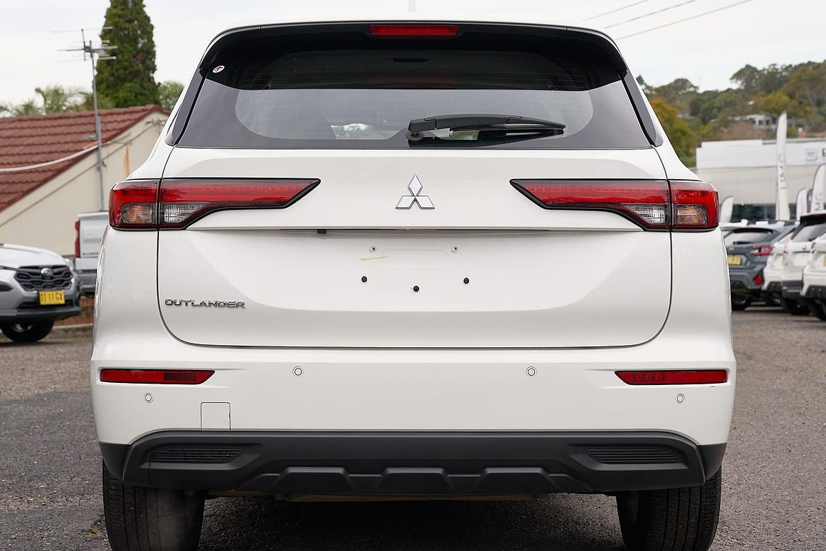 2024 Mitsubishi Outlander ES ZM