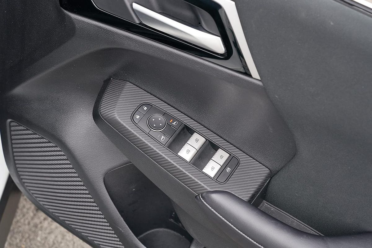 2024 Mitsubishi Outlander ES ZM