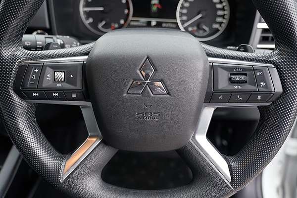 2024 Mitsubishi Outlander ES ZM