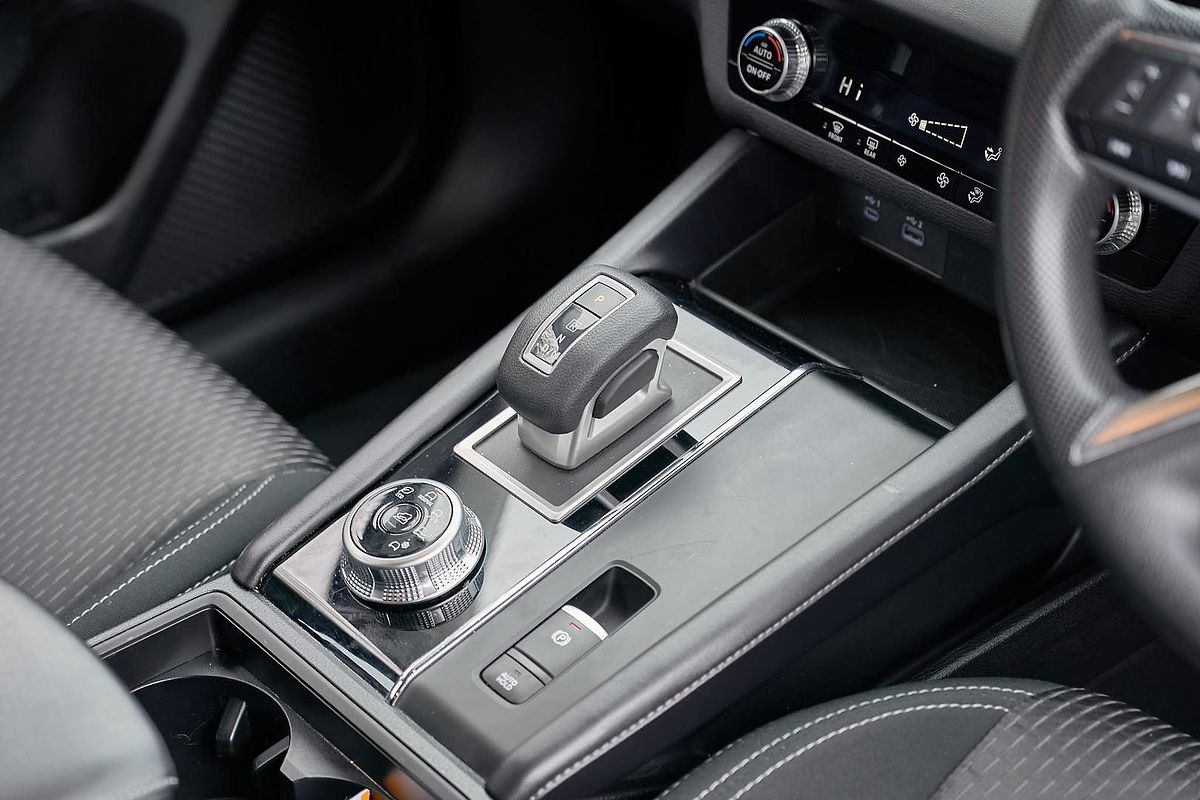 2024 Mitsubishi Outlander ES ZM