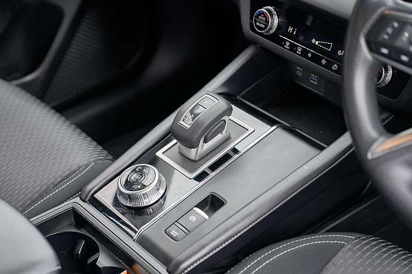 2024 Mitsubishi Outlander ES ZM