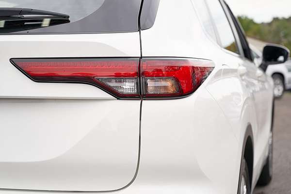 2024 Mitsubishi Outlander ES ZM
