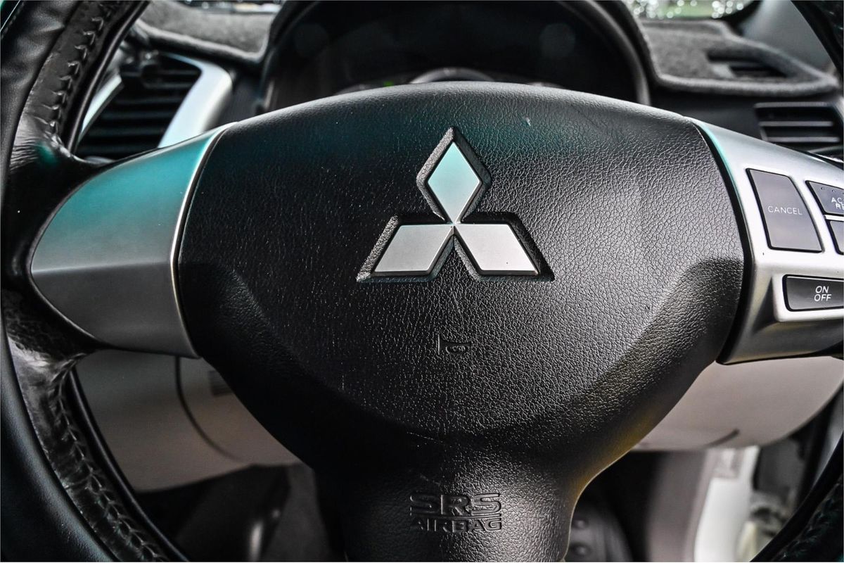 2011 Mitsubishi Triton GL-R MN 4X4