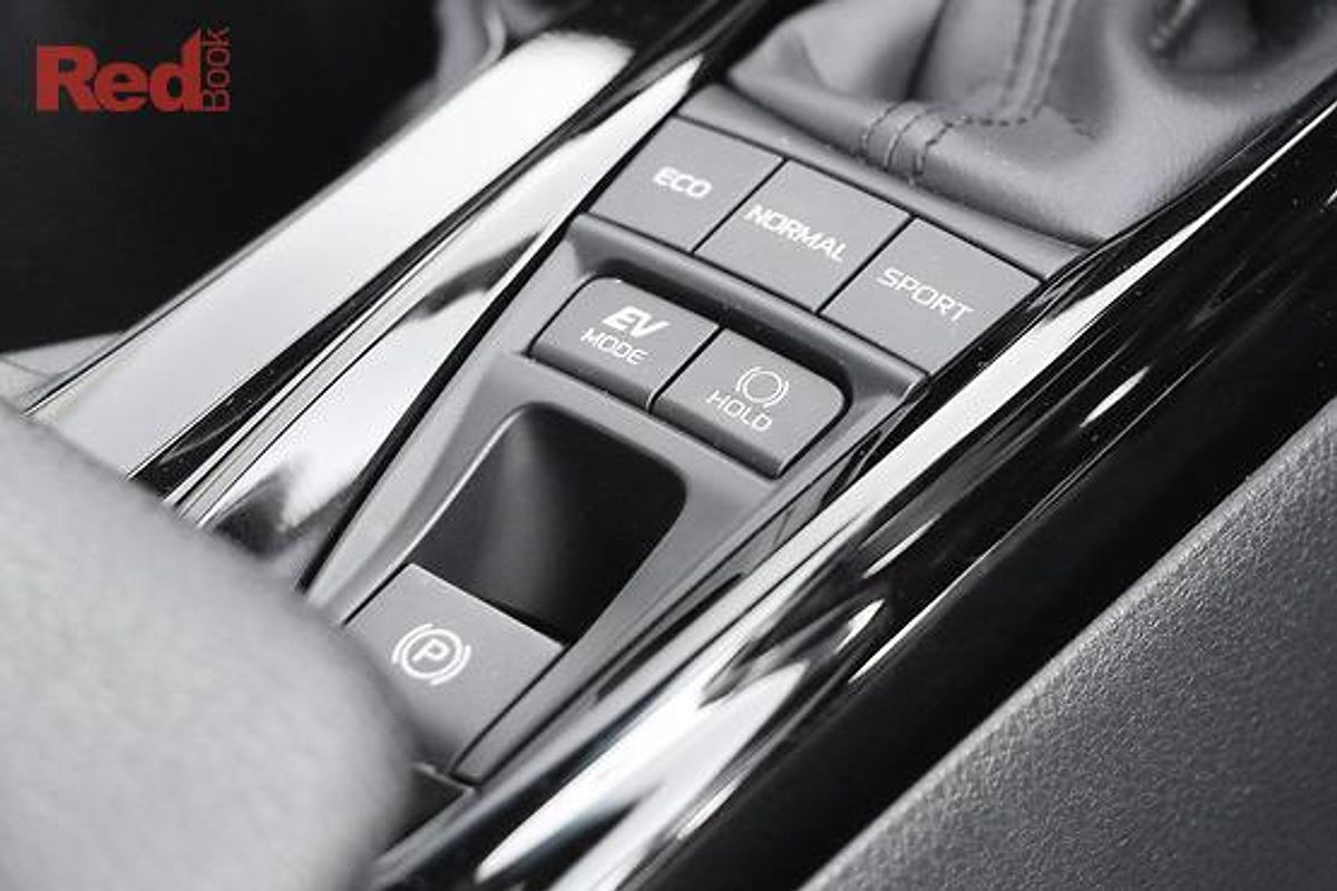 2025 Toyota Camry Ascent AXVH80R