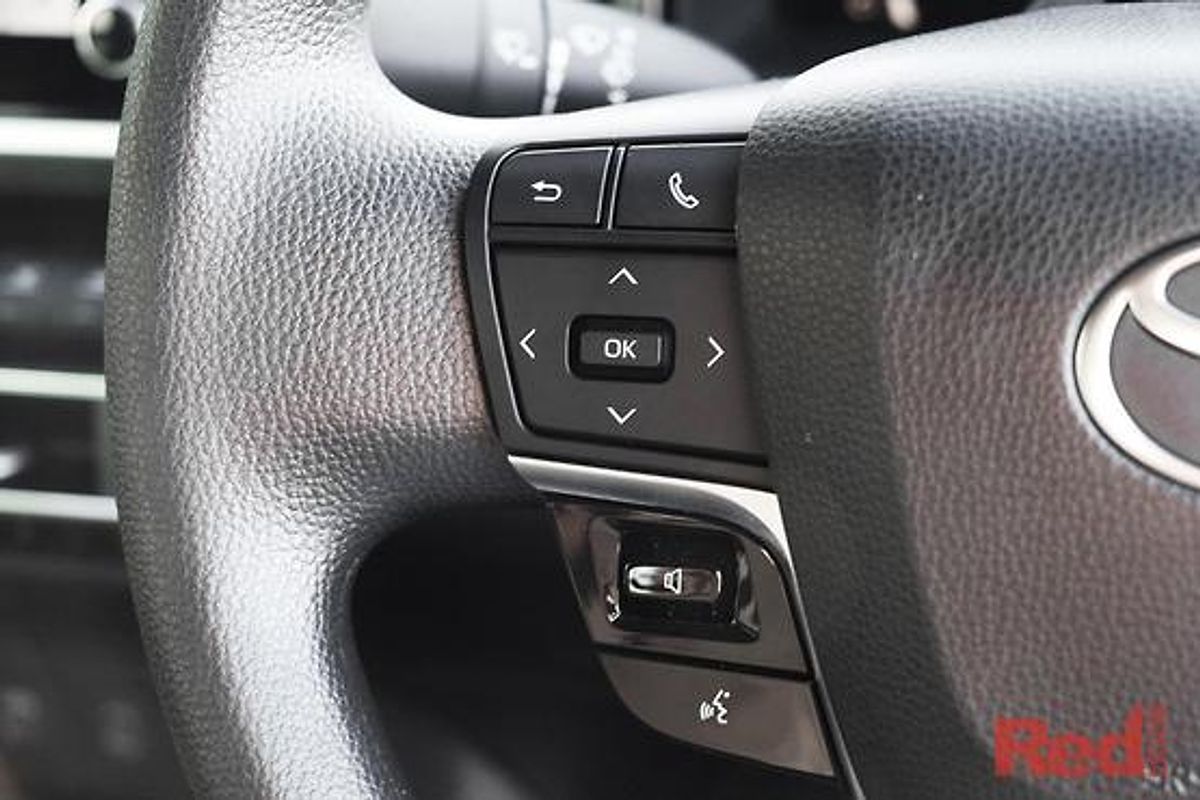 2025 Toyota Camry Ascent AXVH80R