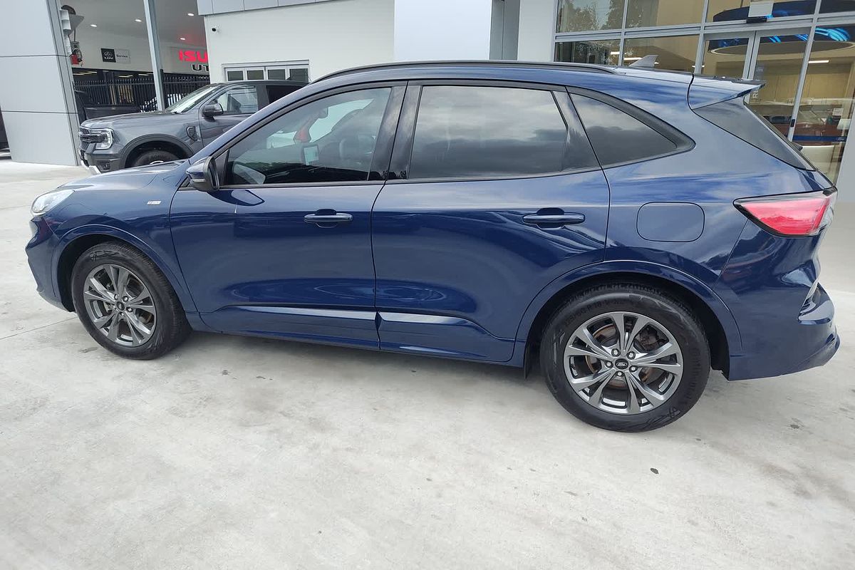 2022 Ford Escape ST-Line ZH