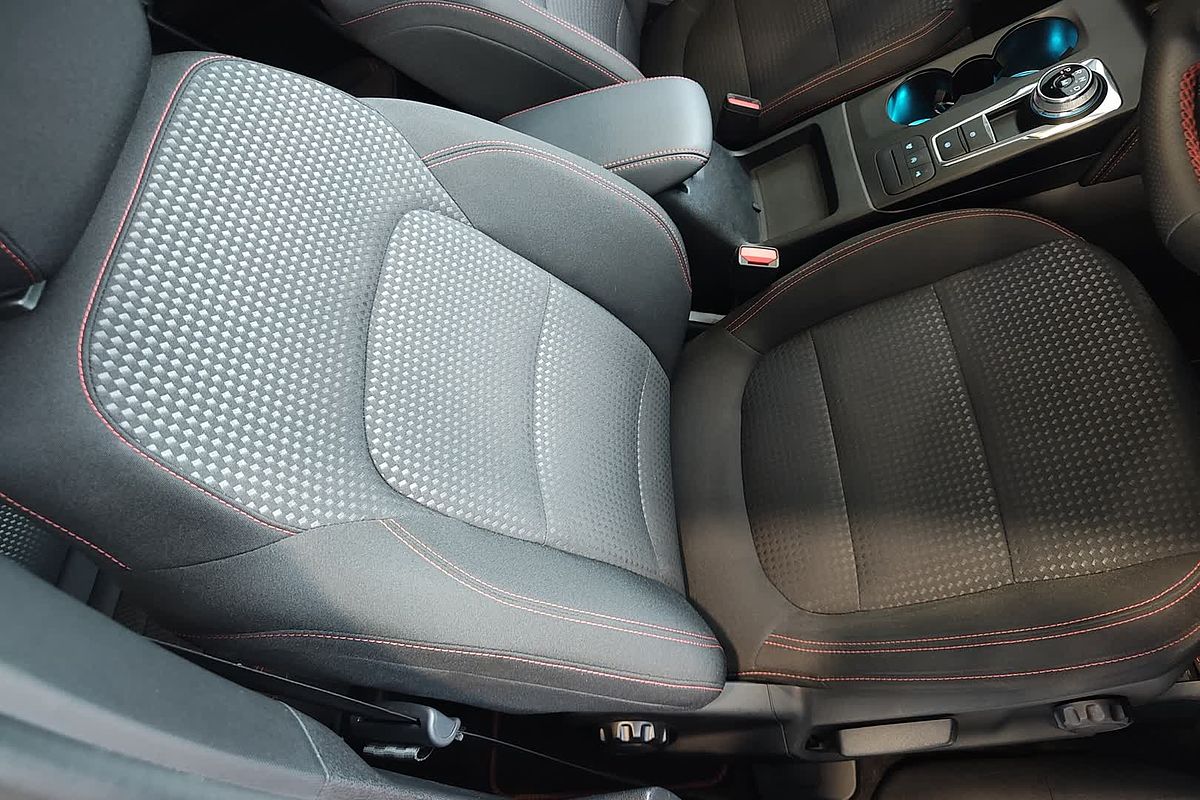 2022 Ford Escape ST-Line ZH