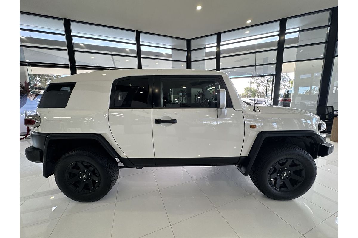 2015 Toyota FJ Cruiser GSJ15R