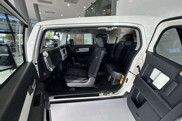 2015 Toyota FJ Cruiser GSJ15R