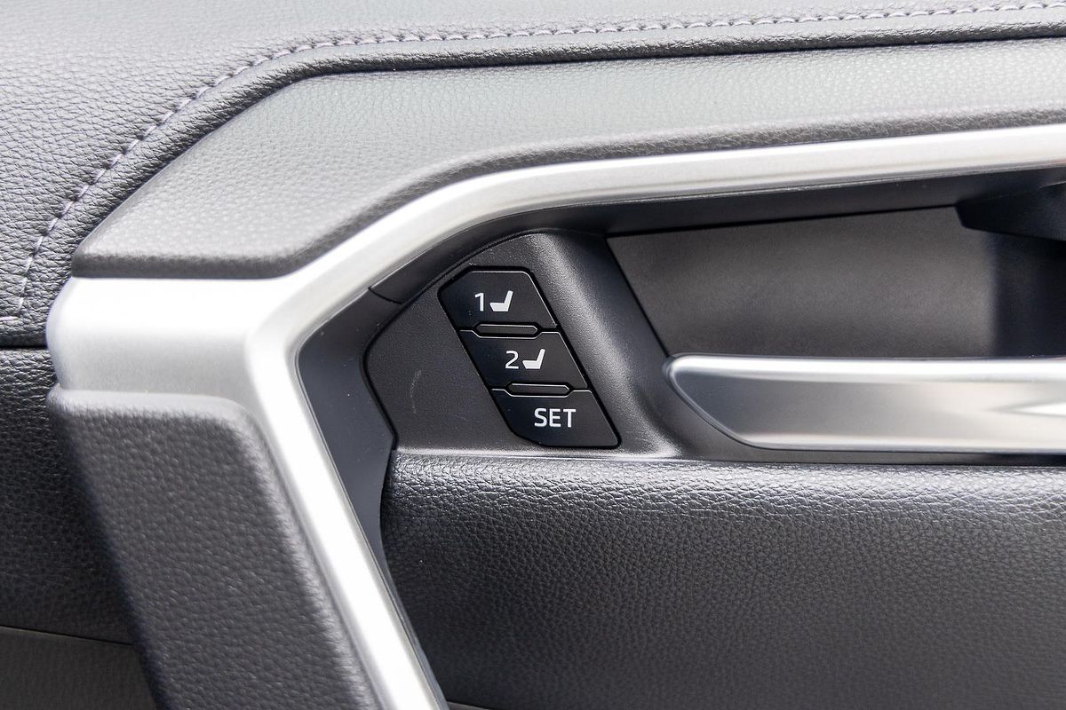 2020 Toyota RAV4 Cruiser AXAH54R