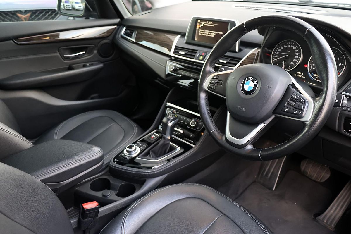 2016 BMW 2 Series 220i Sport Line F45