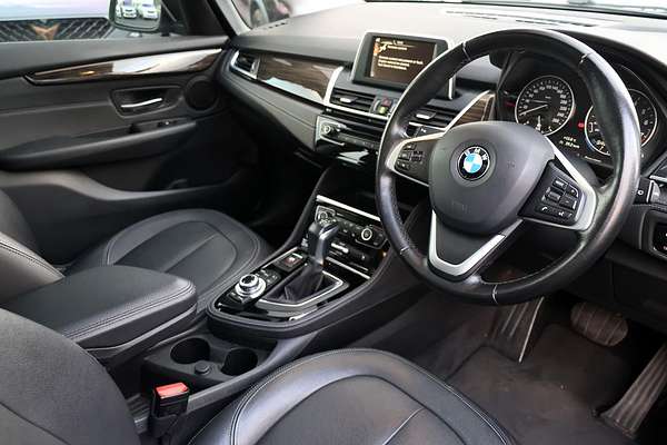 2016 BMW 2 Series 220i Sport Line F45