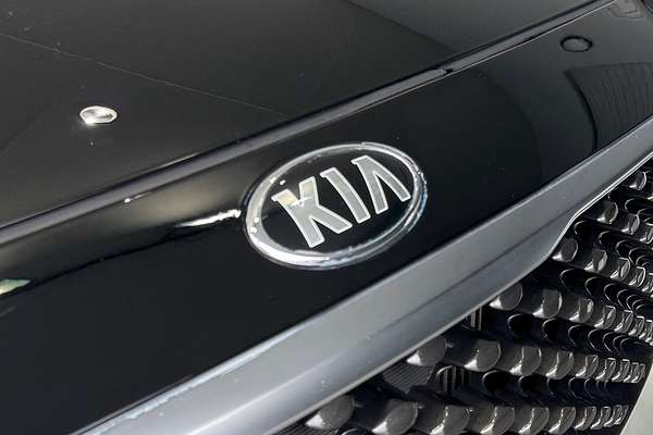 2016 Kia Carnival Platinum YP