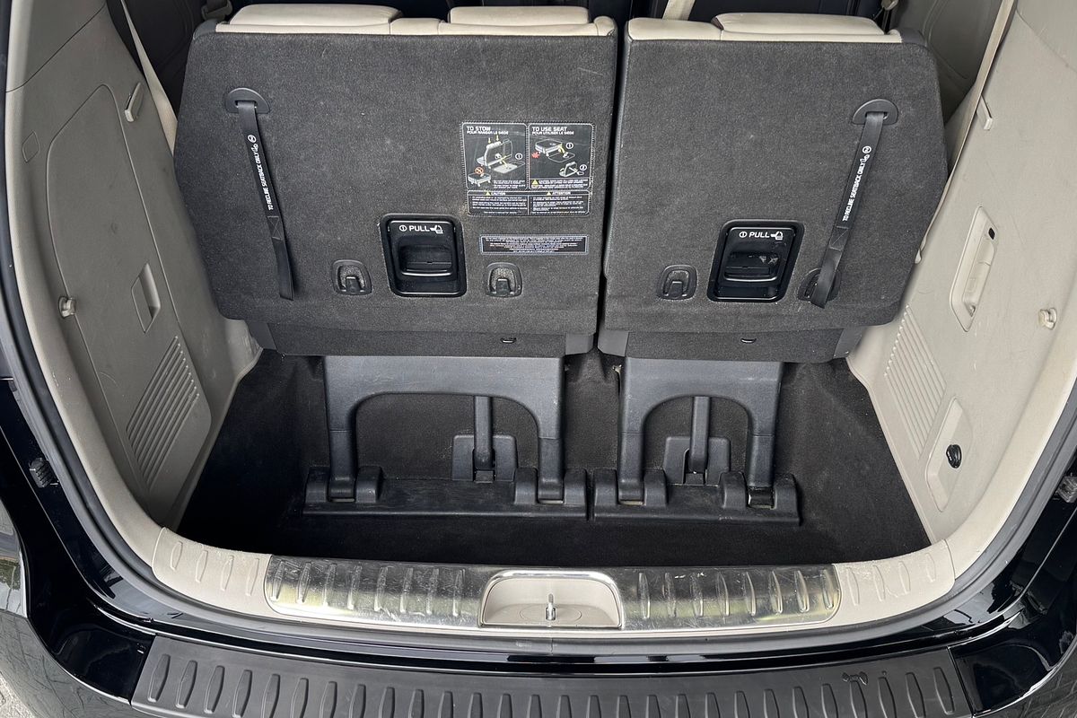 2016 Kia Carnival Platinum YP
