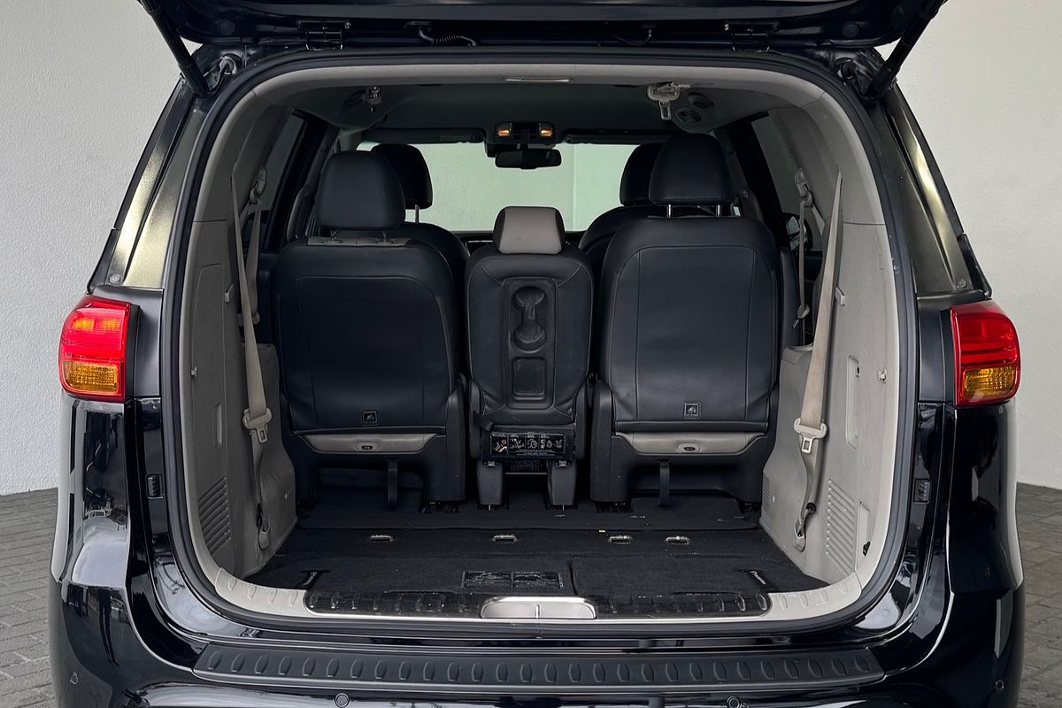 2016 Kia Carnival Platinum YP