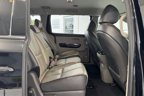 2016 Kia Carnival Platinum YP