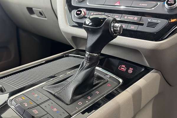 2016 Kia Carnival Platinum YP