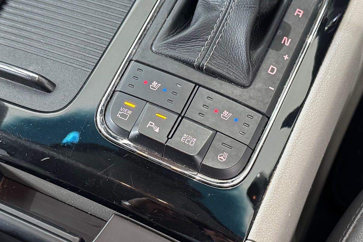 2016 Kia Carnival Platinum YP