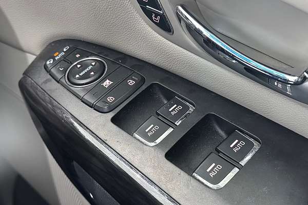 2016 Kia Carnival Platinum YP