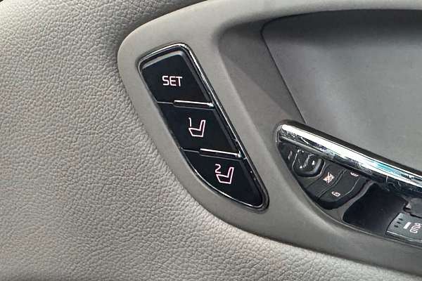 2016 Kia Carnival Platinum YP