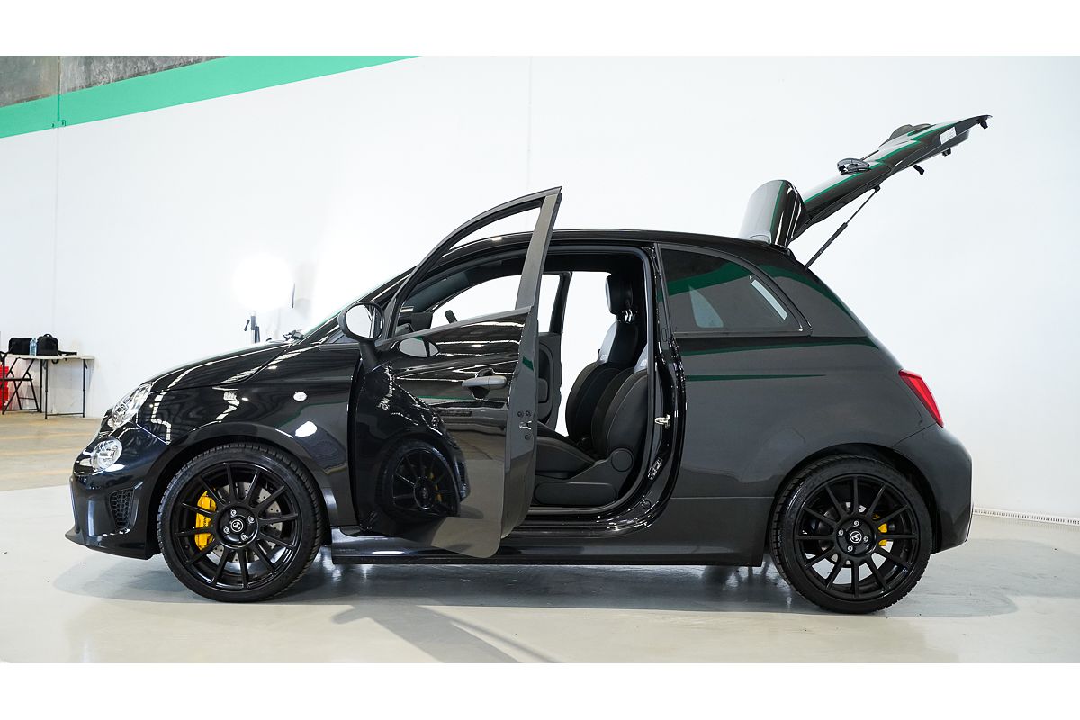 2024 Abarth 695 Competizione