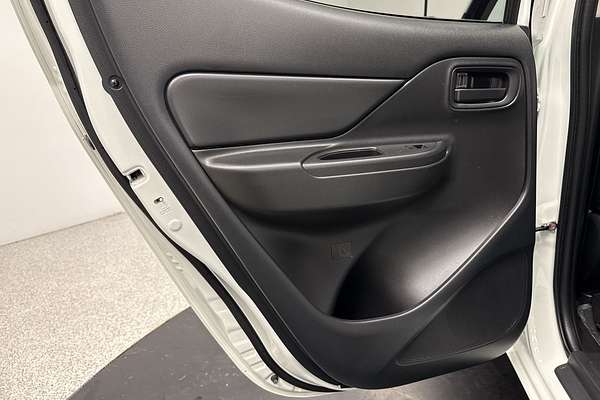 2018 Mitsubishi Triton GLX MR 4X4