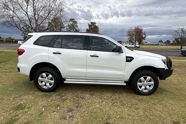 2016 Ford Everest Ambiente UA 3.2L