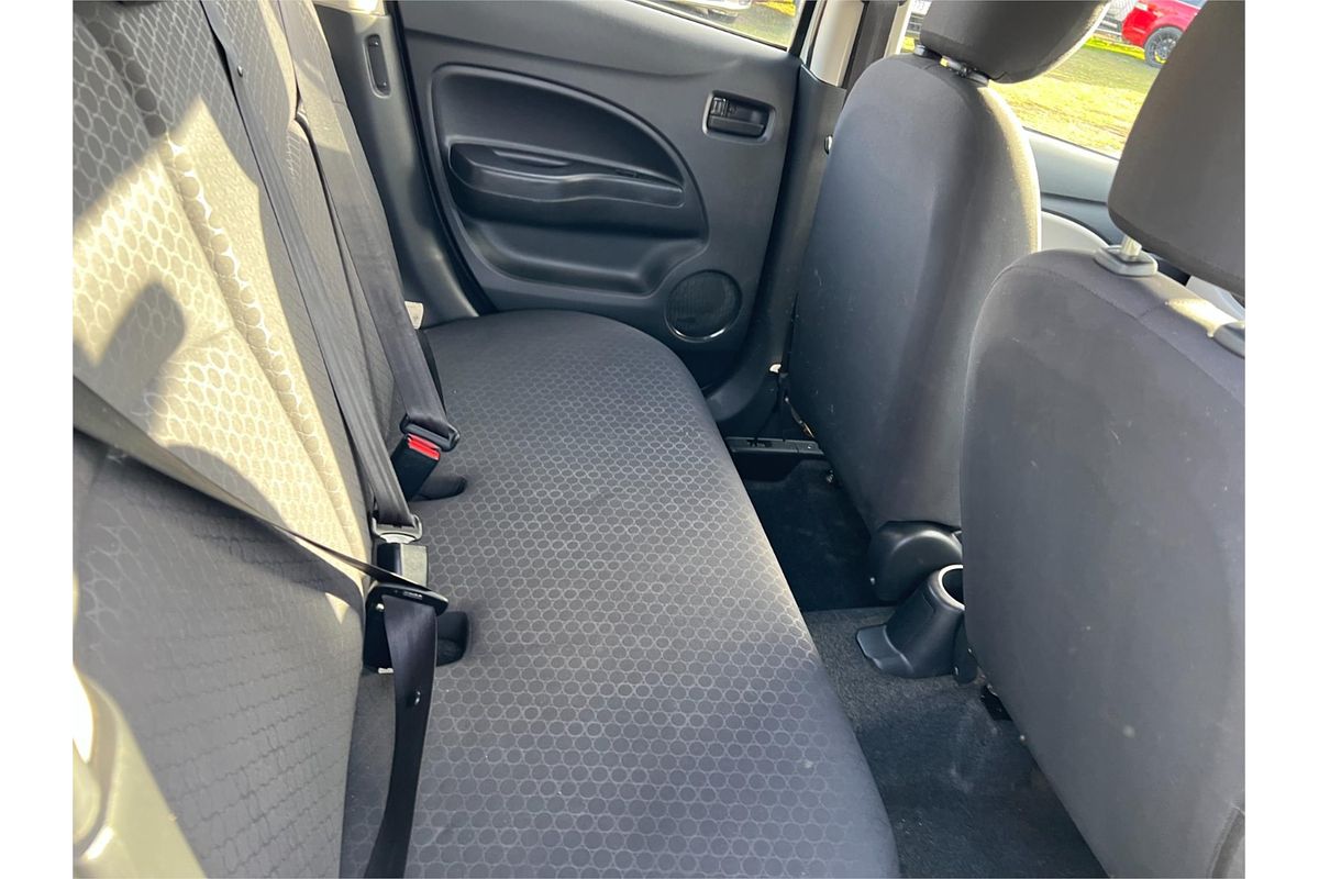 2013 Mitsubishi Mirage ES LA