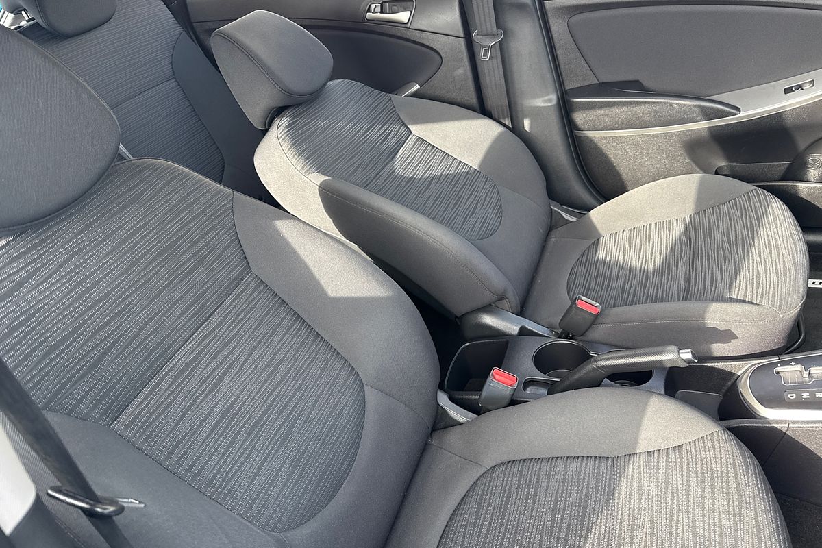2019 Hyundai Accent Sport RB6