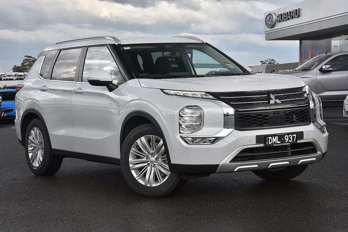 2025 Mitsubishi Outlander LS ZM