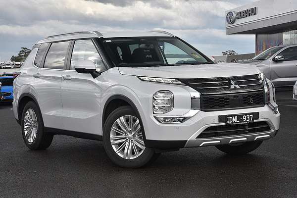 2025 Mitsubishi Outlander LS ZM