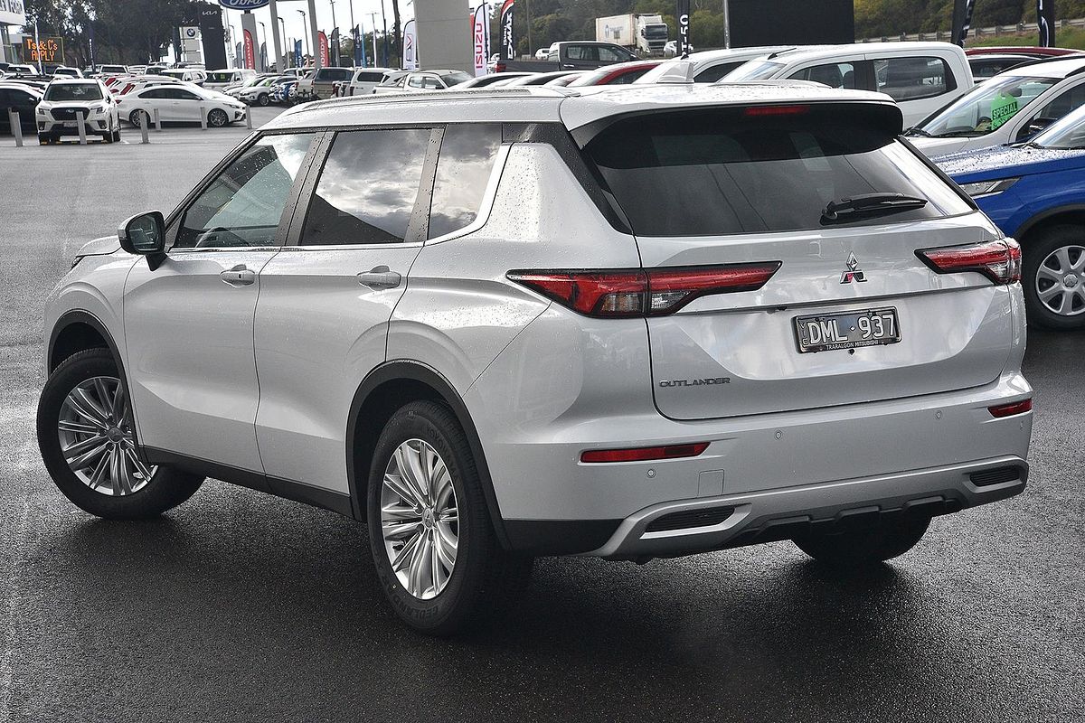 2025 Mitsubishi Outlander LS ZM