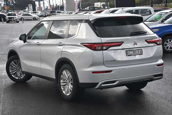 2025 Mitsubishi Outlander LS ZM