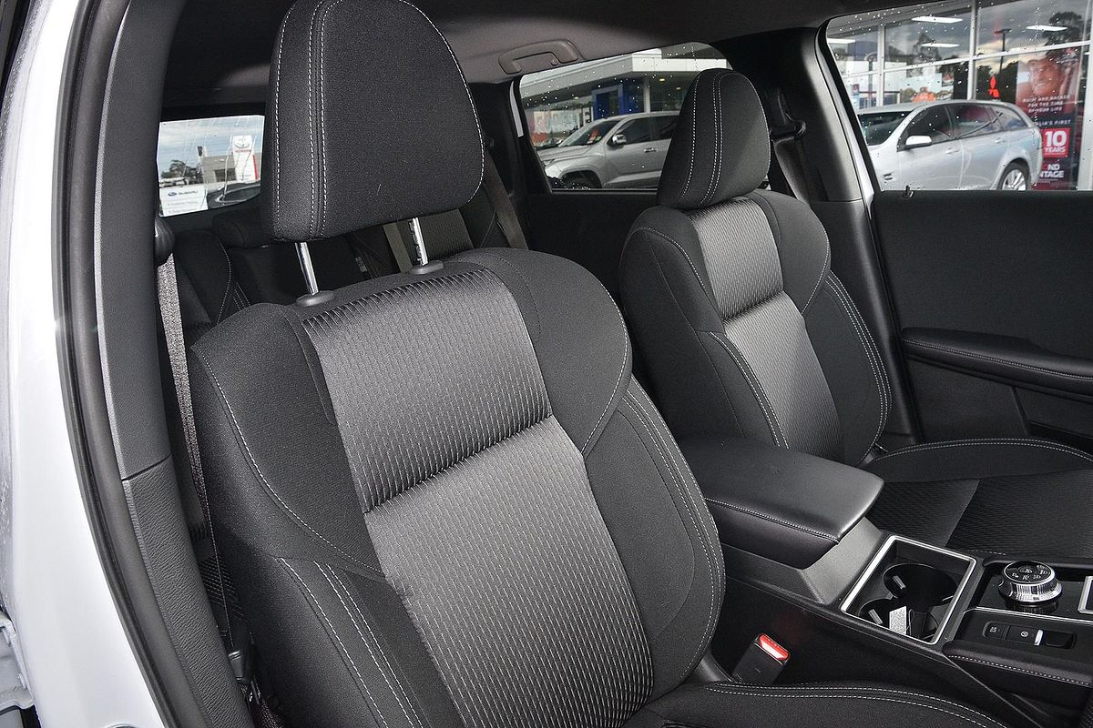 2025 Mitsubishi Outlander LS ZM