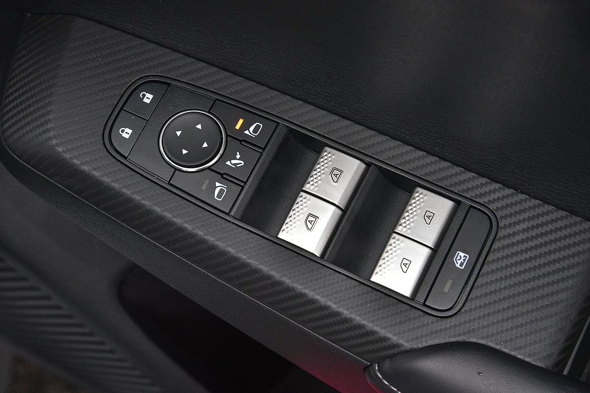 2025 Mitsubishi Outlander LS ZM