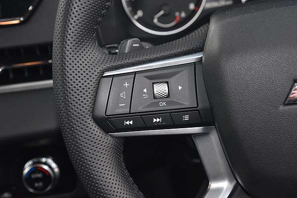 2025 Mitsubishi Outlander LS ZM