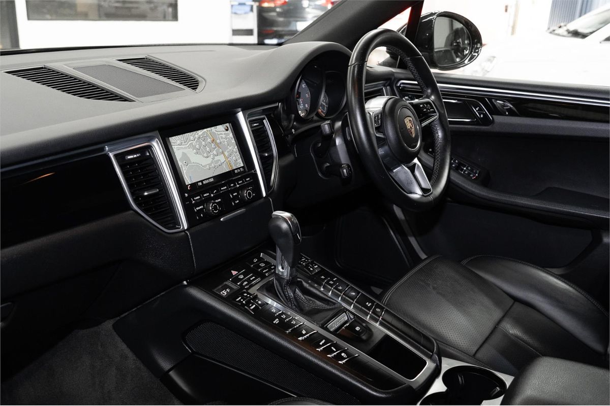 2015 Porsche Macan S 95B