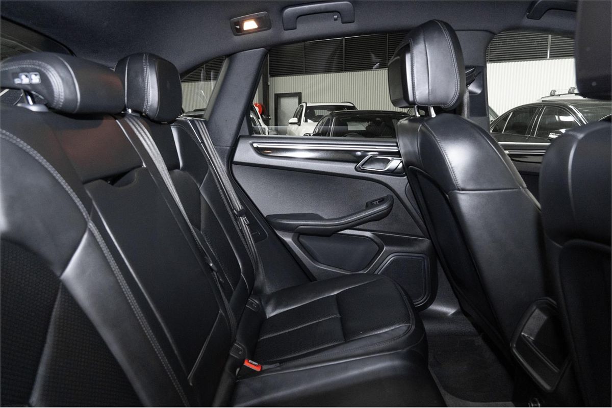 2015 Porsche Macan S 95B