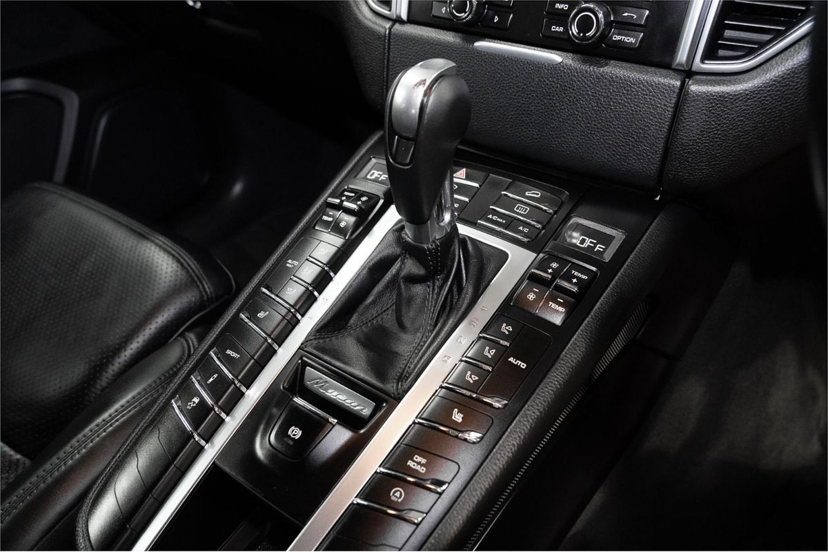 2015 Porsche Macan S 95B