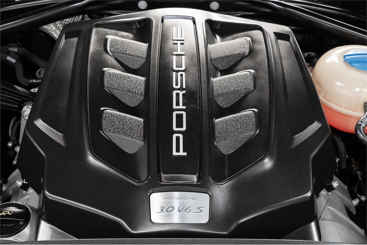 2015 Porsche Macan S 95B